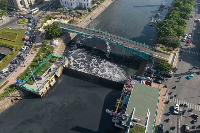 Ăn tết trên các công trình trọng điểm quốc gia - Ảnh 3