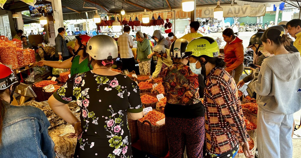 Sức mua tăng mạnh những ngày cận tết