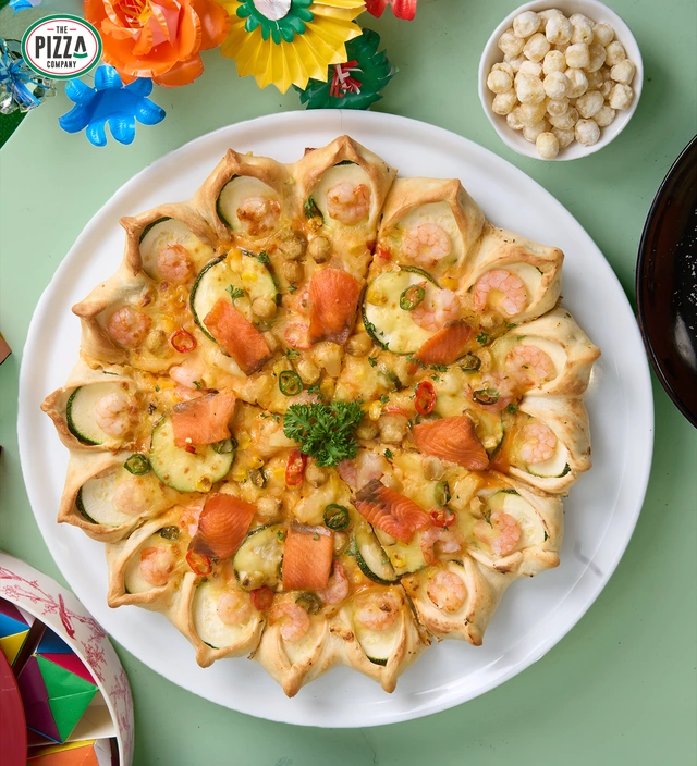 ‘Mở pizza là thấy Tết’: Khi sen Huế bước vào trải nghiệm pizza hiện đại - Ảnh 2