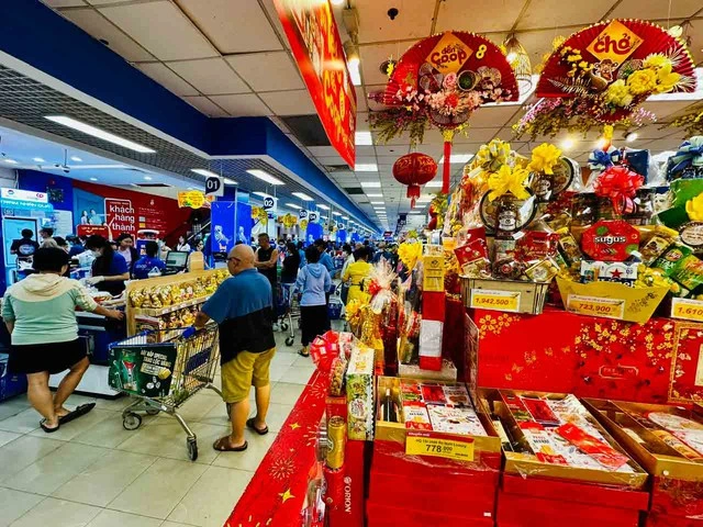 Đặc sản tết đổ bộ, sức mua tăng mạnh - Ảnh 3