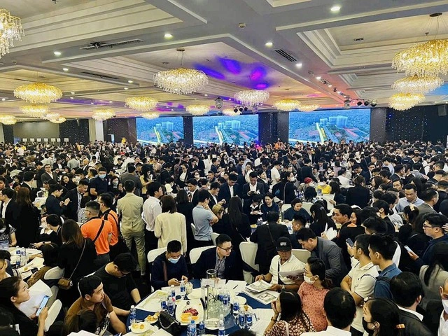 Lãi suất tăng, xuất hiện tình trạng rao bán căn hộ cắt lỗ - Ảnh 1