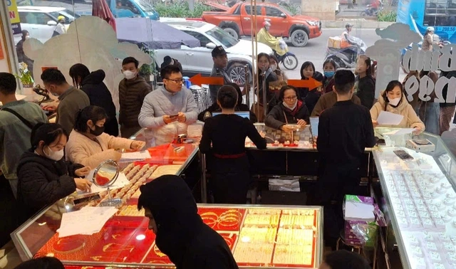 'Bắt đáy' mua vàng, bạc khi giá giảm sâu - Ảnh 1