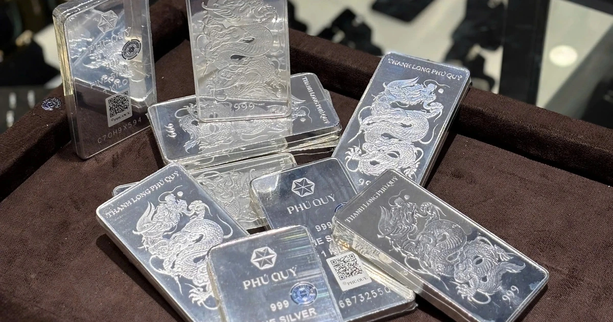 Mổ xẻ chuyện giá bạc dồn dập 'tăng rất nhanh và giảm rất sâu'