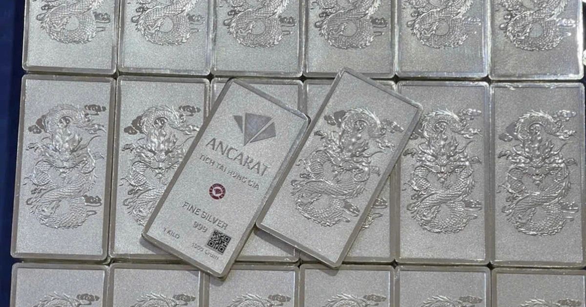 Giá bạc trên 79 triệu đồng/kg, có nơi bán xuyên tết