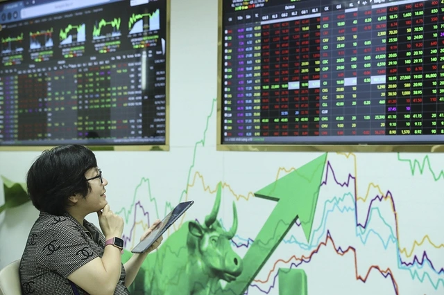 Chứng khoán tưng bừng khai xuân Bính Ngọ - Ảnh 1