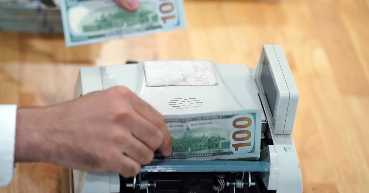 Giá USD hôm nay 5.2.2026: Đứng yên trong khi EUR và bảng Anh giảm