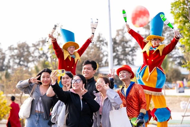 Nửa đời người trở về, Việt kiều ngỡ ngàng vì Cần Giờ 'lột xác' - Ảnh 2