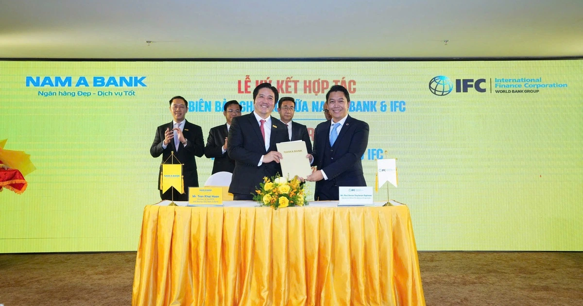 Nam A Bank ký kết hợp tác triển khai các sáng kiến chuyển đổi xanh trong VIFC-HCMC
