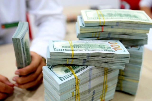 Giá USD hôm nay 1.2.2026: Đi lùi ngược euro, bảng Anh - Ảnh 1