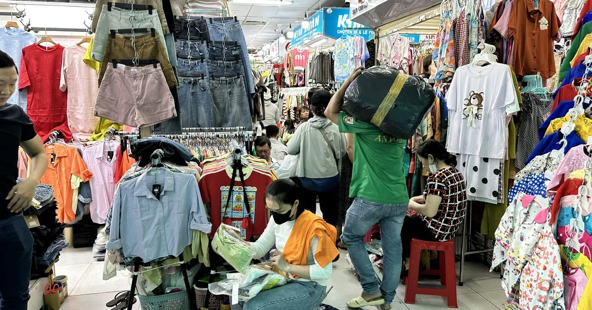 Chủ hộ kinh doanh đồng thời đi làm công ty, đóng bảo hiểm xã hội theo diện nào?