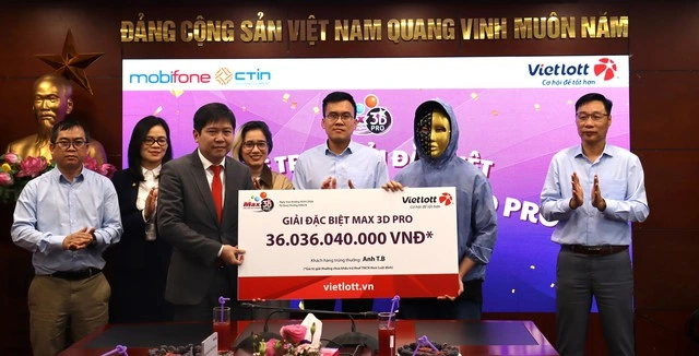 Sát Tết Nguyên đán, người đàn ông ở TP.HCM trúng 120 giải Vietlott hơn 36 tỉ đồng - Ảnh 1