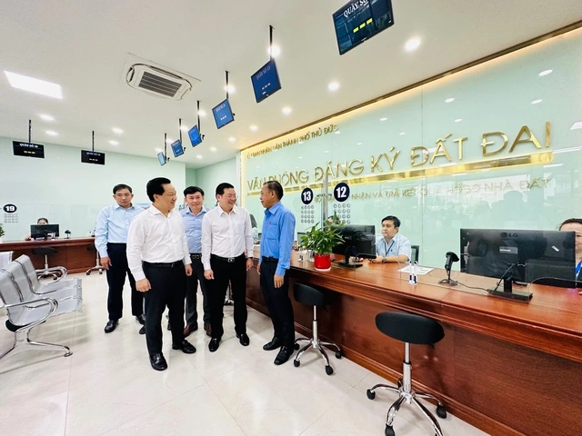 TP.HCM tiến tới nộp hồ sơ đất đai không cần giấy tờ - Ảnh 1