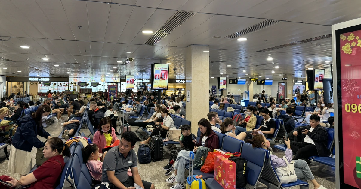 Vé máy bay, tàu xe sau tết quá căng