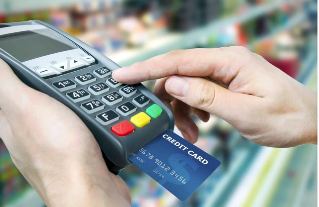 Hàng loạt chiêu trò lừa đảo nhắm vào thẻ ngân hàng - Ảnh 2