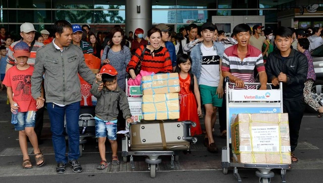 Mùng 5 tết, sân bay Tân Sơn Nhất sẽ đón lượng khách cao nhất lịch sử - Ảnh 1