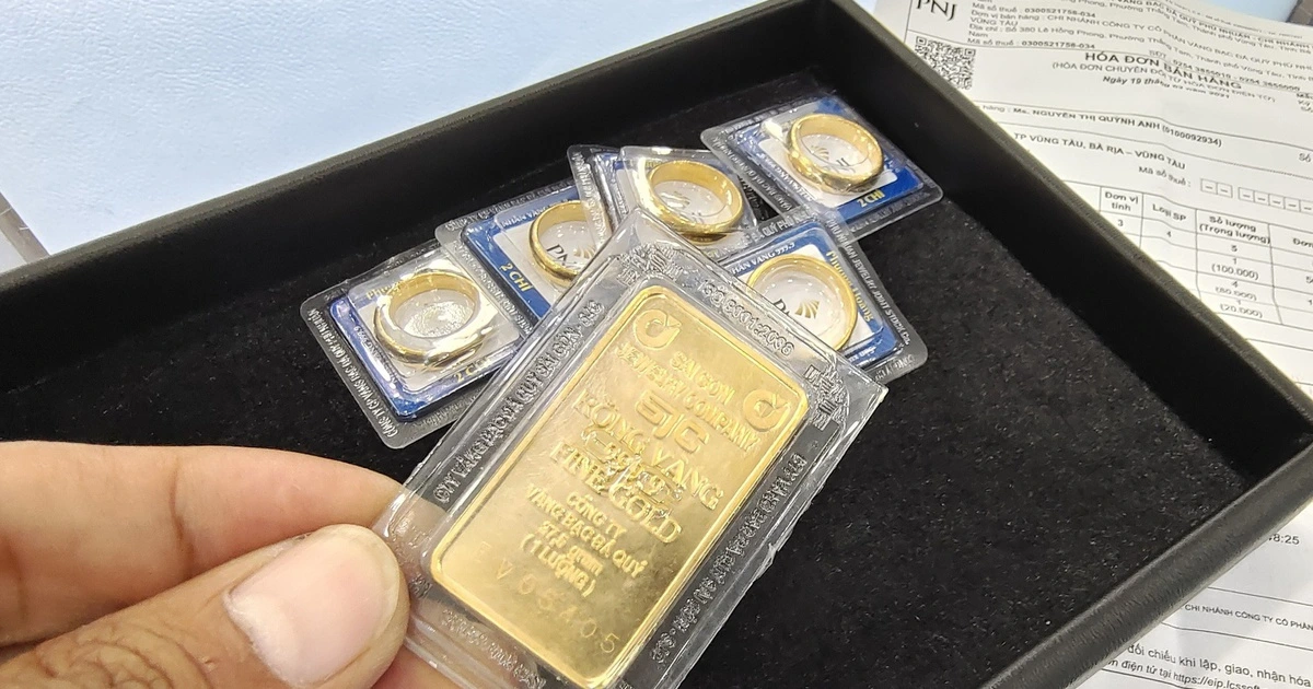 Mùng 4 tết, giá vàng tăng 300.000 đồng một lượng