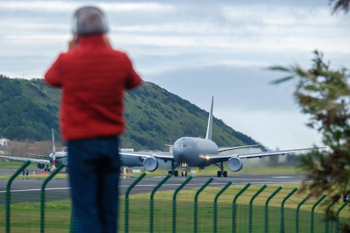 Có 40 căn cứ quân sự và 80.000 lính Mỹ đóng quân, nơi này đã âm thầm hỗ trợ Washington trong cuộc chiến với Iran như thế nào dù bị ông Trump chỉ trích? - Ảnh 3