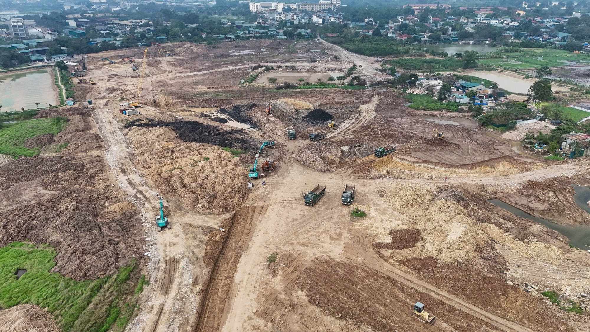 Bên trong đại công trường thi công hồ điều hoà rộng hơn 36 ha - Ảnh 2