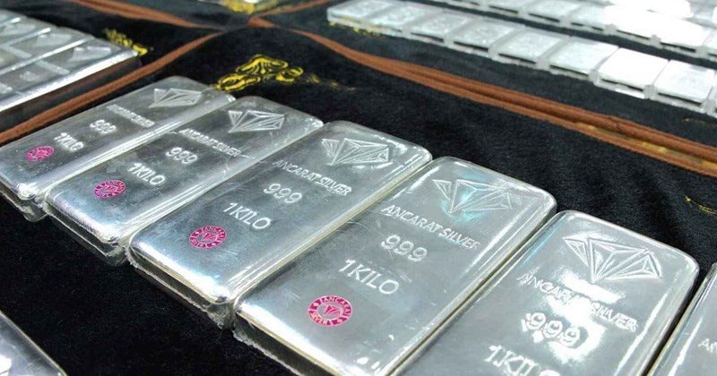 Giá bạc sáng nay bật tăng mạnh, lấy lại mốc 90 triệu đồng/kg - Ảnh 1