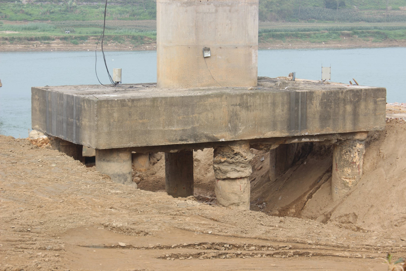 Chi 74 tỷ đồng sửa cầu Sông Lô - Ảnh 3