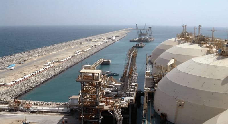 Nhà máy sản xuất 1/5 lượng LNG toàn cầu bị tập kích bằng tên lửa - Ảnh 1