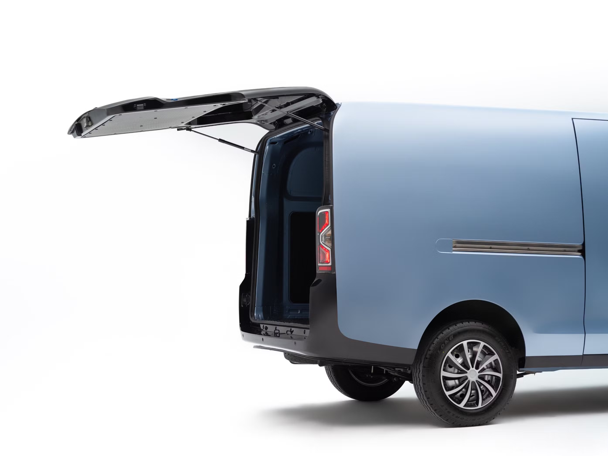 Xe điện lạ bất ngờ xuất hiện trong nhà máy ô tô ở Huế của hãng Việt: Đi bao xa, giá thế nào? - Ảnh 4