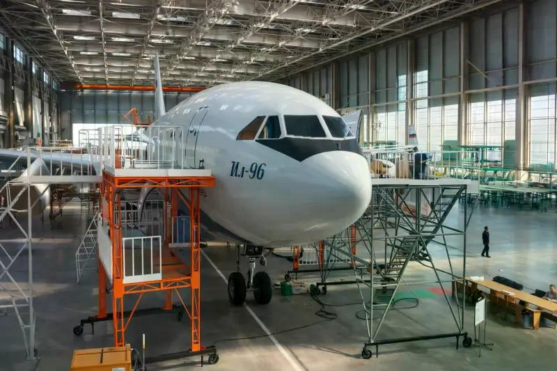 Nga đang bí mật chế tạo loại máy bay khổng lồ Il-96 cho ai? - Ảnh 1
