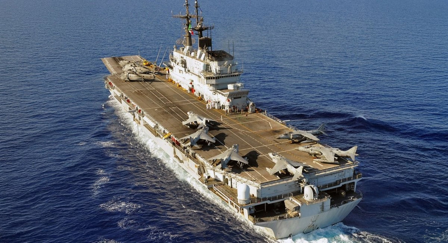 Ý kiếm bộn tiền từ việc 'giao miễn phí' tàu sân bay Garibaldi cho Indonesia - Ảnh 2