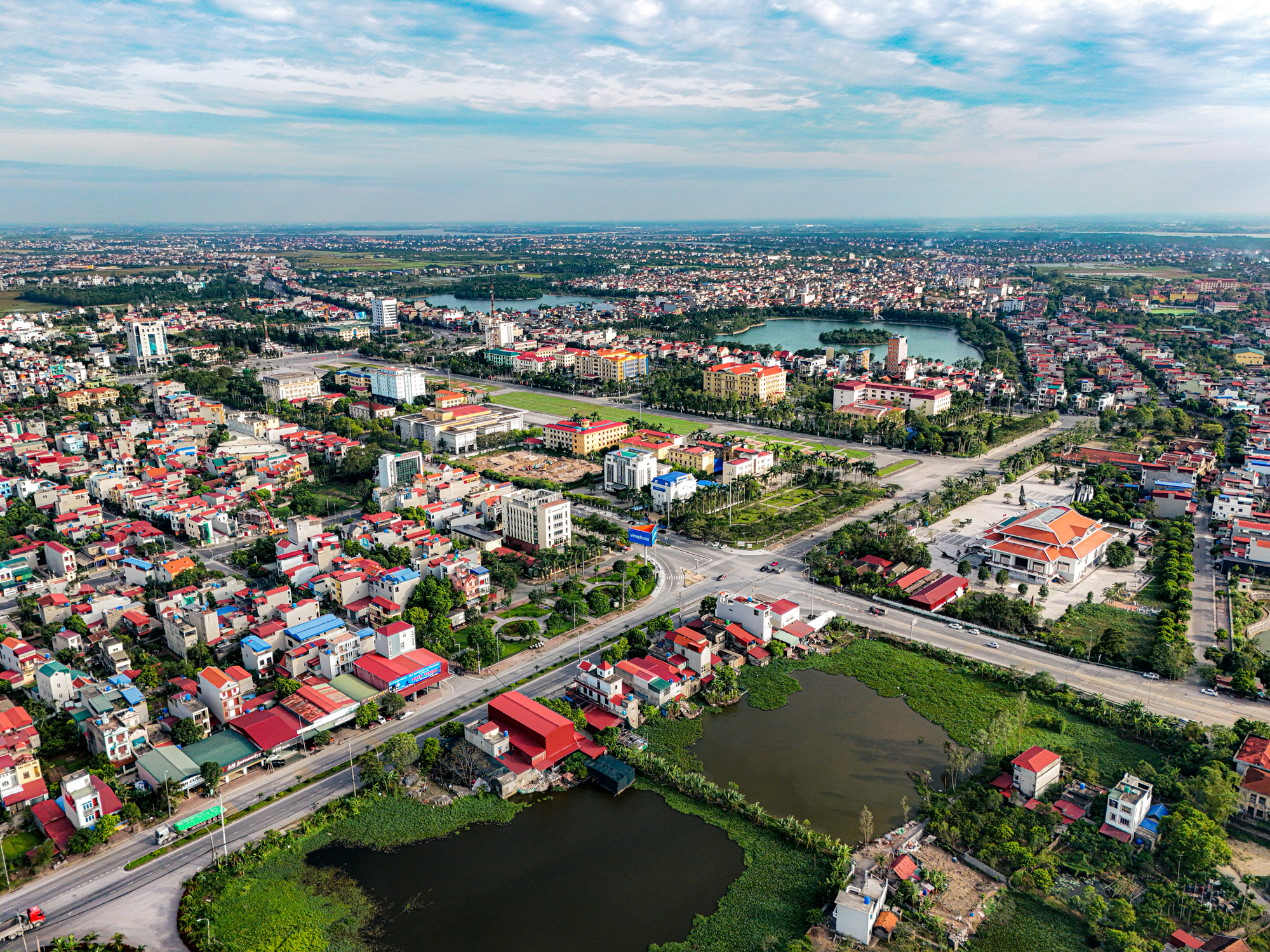 Sân vận động 60.000 chỗ, cao tốc liên vùng và loạt hạ tầng nghìn tỷ đồng loạt đổ bộ tại tỉnh sát vách Hà Nội - Ảnh 1