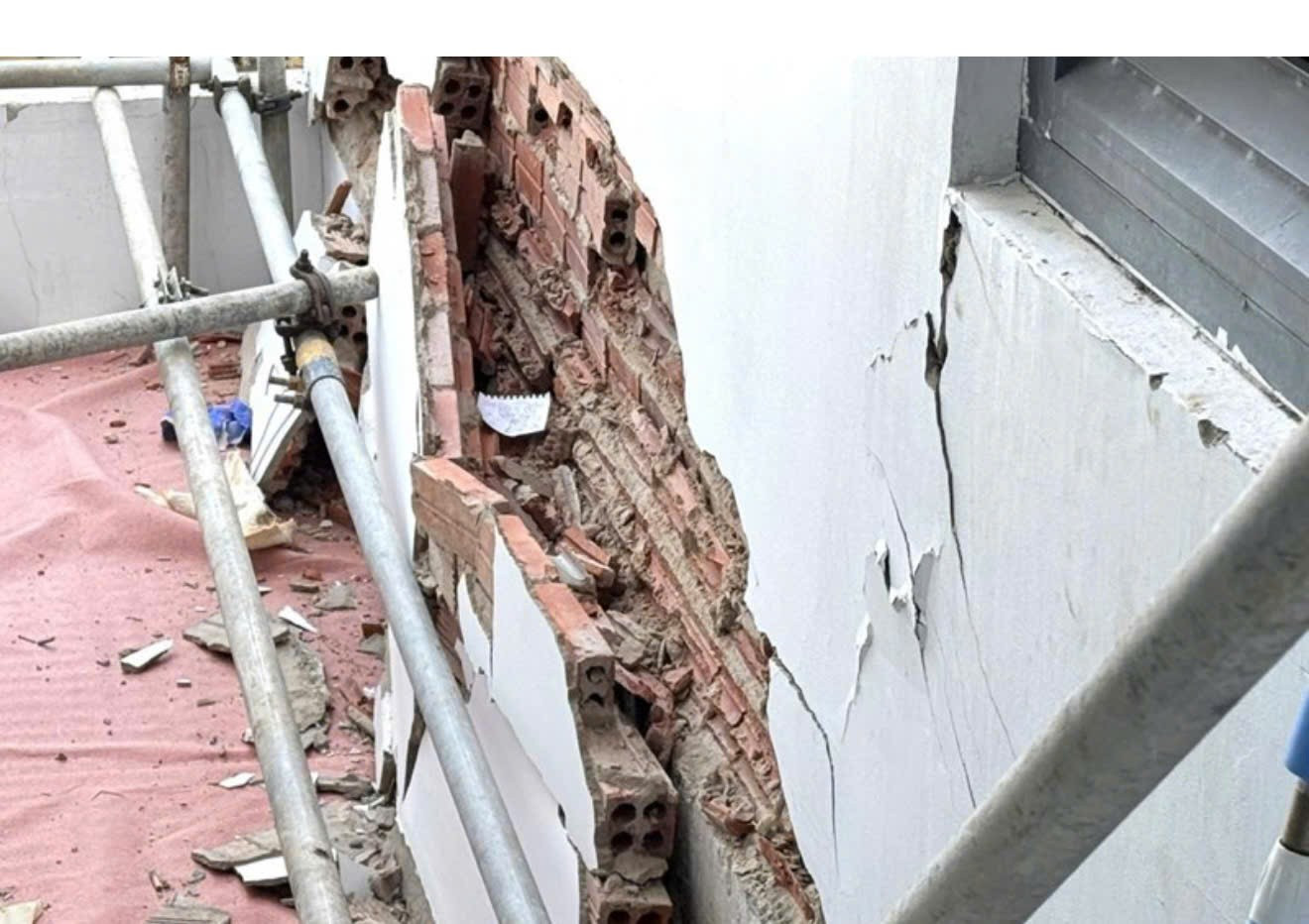 Tin mới vụ chung cư 36 tầng bị nứt ở TPHCM - Ảnh 2