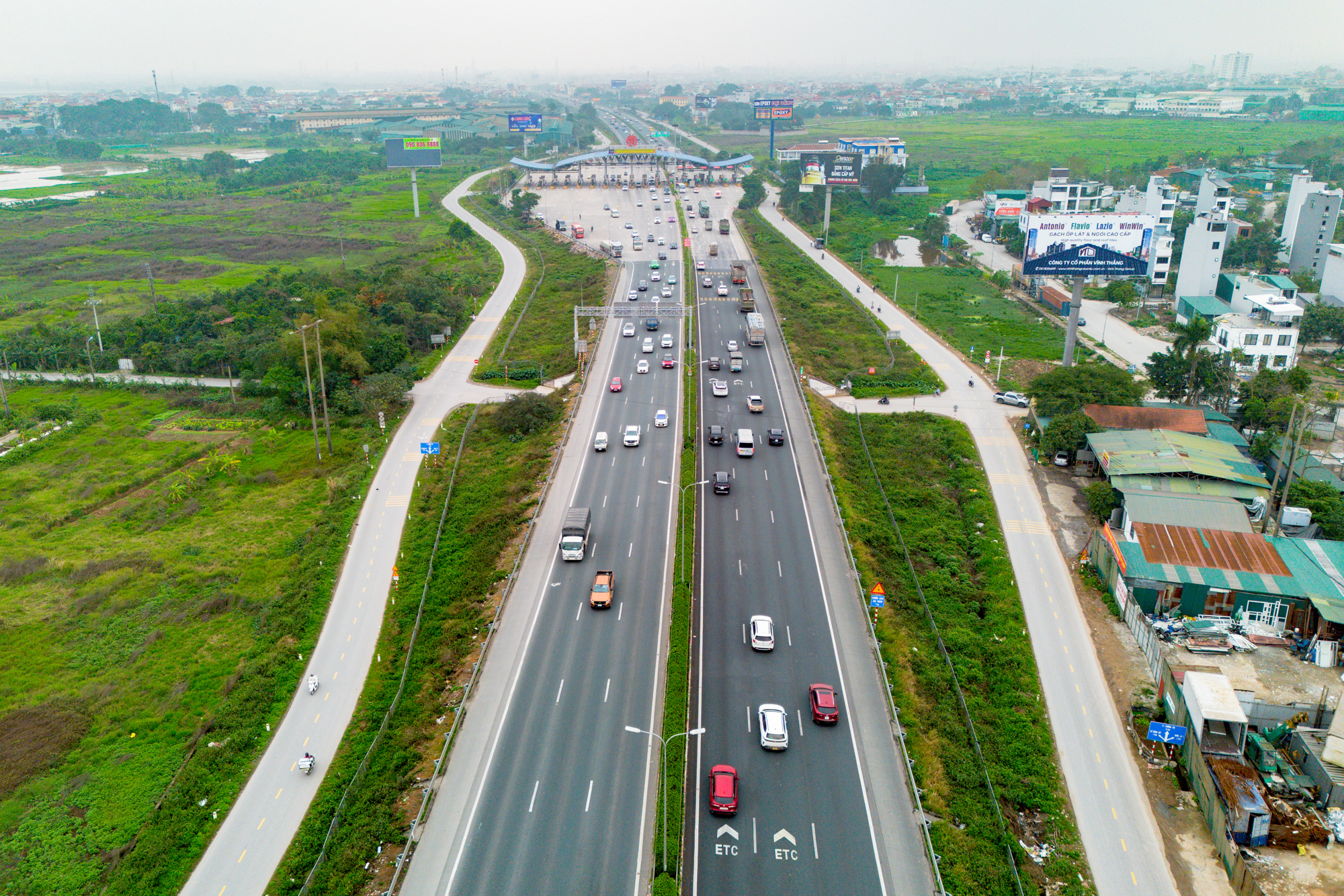 Toàn cảnh tuyến đường tốc độ cao đầu tiên của Việt Nam sắp được đầu tư 22.000 tỷ, kết nối Hà Nội với đại đô thị lớn nhất của Vinhomes - Ảnh 1