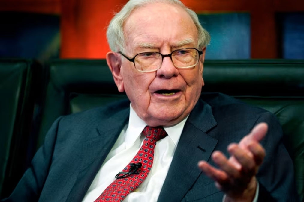 Tỷ phú Warren Buffett cảnh báo người trẻ trong thời đại mới: 2 kiểu HÀO PHÓNG khiến cuộc đời mãi tầm thường, có tài cũng khó giàu, có tiền cũng khó giữ - Ảnh 1