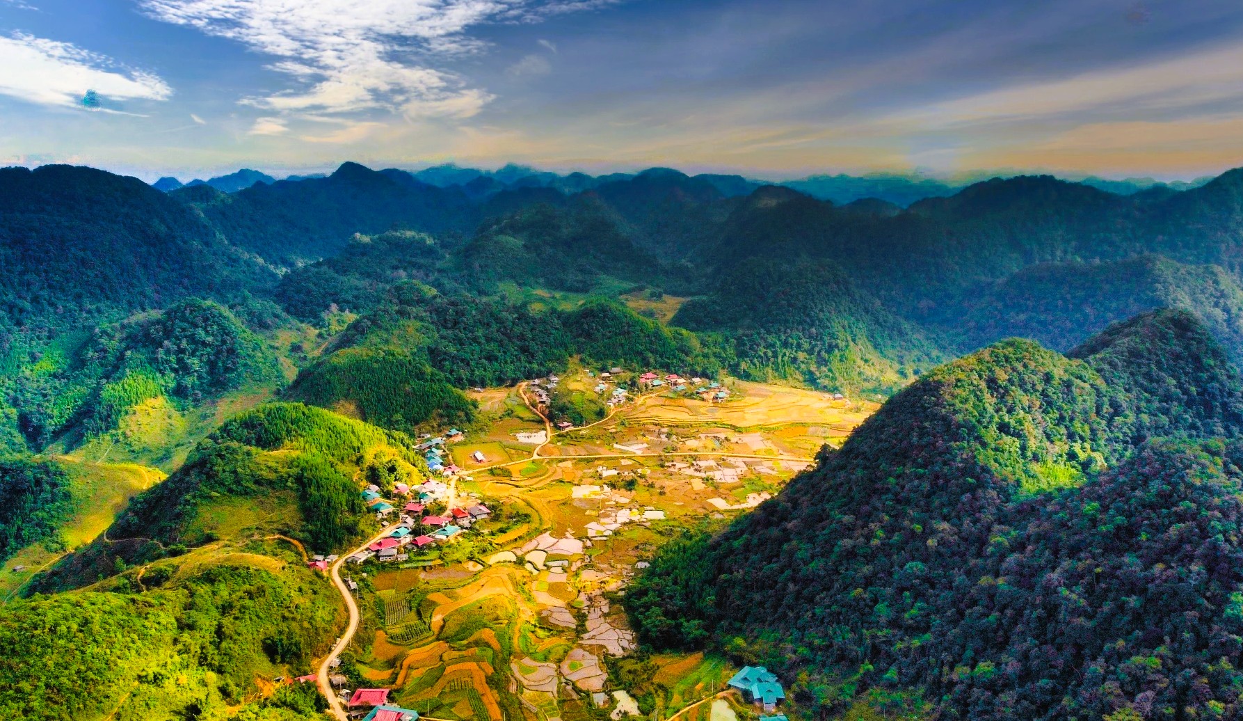 Kêu gọi đầu tư sân golf 18 lỗ ở điểm cao hơn 1.000 m được ví như "Sa Pa giữa lòng xứ Thanh" - Ảnh 1