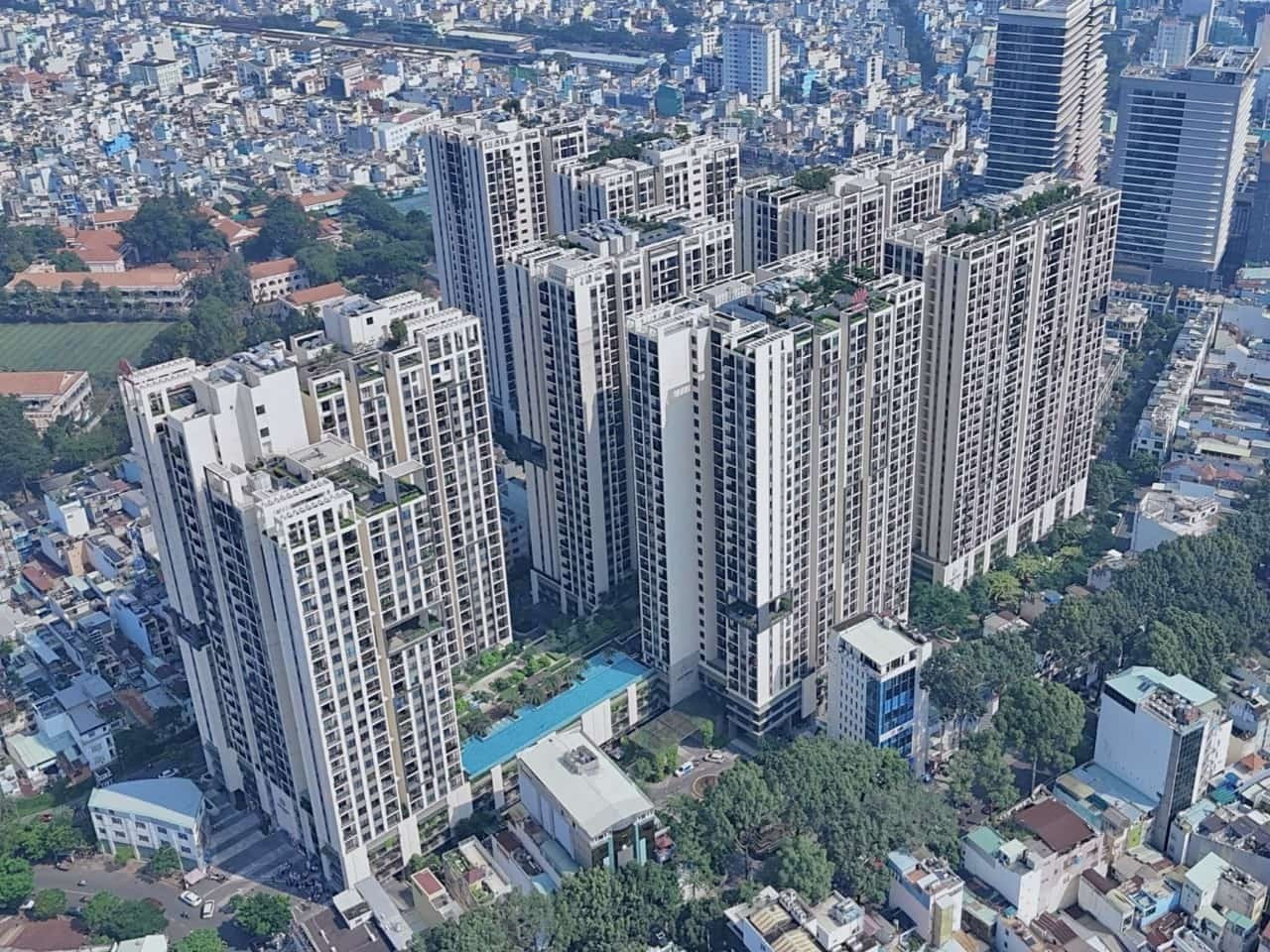 'Lo' thừa nhà to, thiếu nhà nhỏ khiến giấc mơ an cư của người trẻ ngày càng xa vời - Ảnh 1