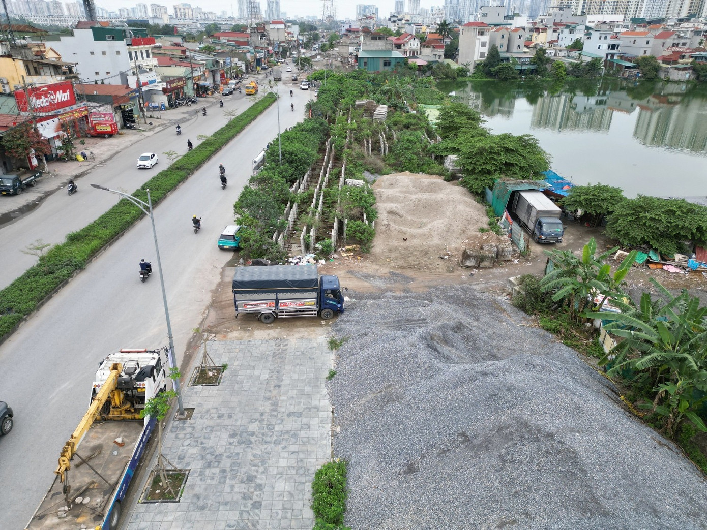 Dự án mở rộng đường Tam Trinh nguy cơ vỡ tiến độ - Ảnh 1