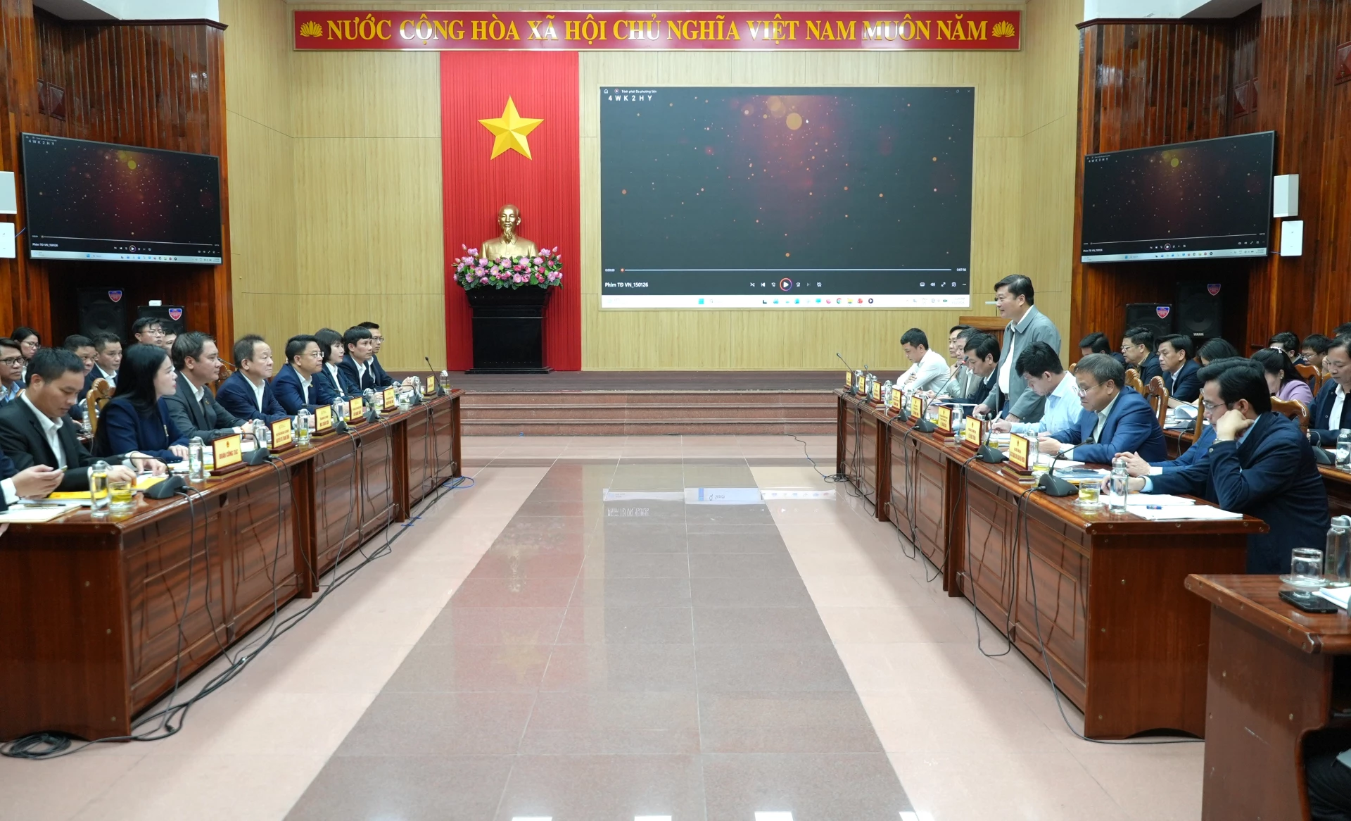 T&T của Bầu Hiển tiếp tục “đổ bộ” Quảng Trị: Làm sân bay, tham gia dự án LNG, nghiên cứu tổ hợp hàng không vũ trụ - Ảnh 1