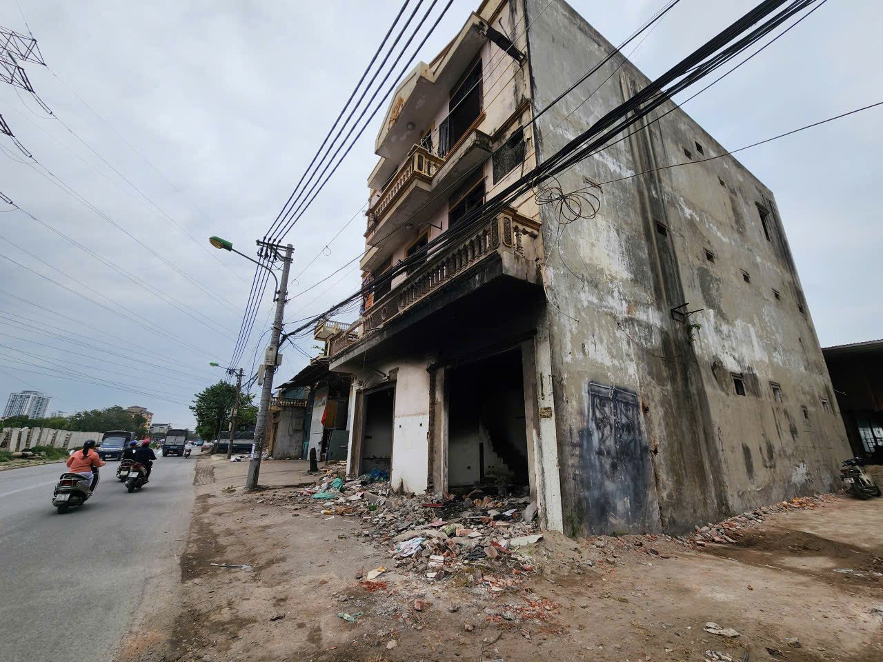 Sau 10 năm thi công, tuyến đường 3,5 km mới hoàn thành 500 m, vốn đội từ 2.066 tỉ lên 3.354 tỉ đồng - Ảnh 7