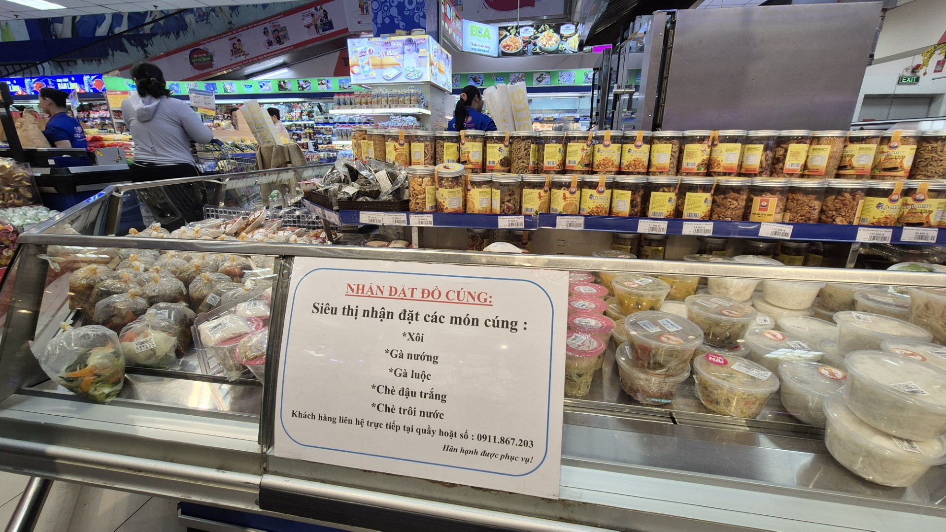 Siêu thị lấn sang mặt hàng đặc thù - Ảnh 1
