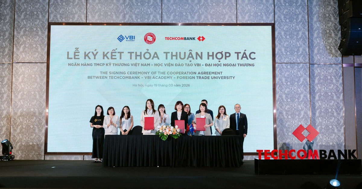 Techcombank ra mắt "Chương trình Kiến tạo Tư duy & Bản lĩnh Lãnh đạo cho thế hệ kế cận" và khởi động "Đấu trường AI Kinh doanh"