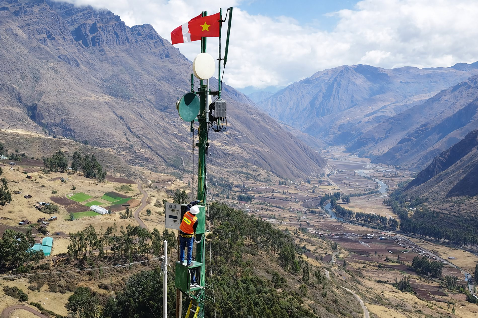 Từ 6 nhân sự, 20 năm tìm "vàng" nơi sỏi đá đến "gã khổng lồ" 10 tỷ USD mang thương hiệu Việt đến 11 nước - Ảnh 2