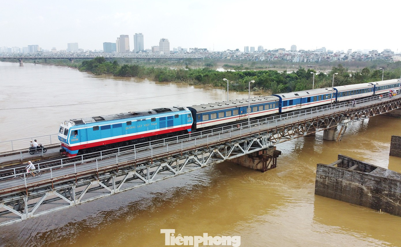 Nguy cơ đứt gãy vận tải nếu dừng chạy tàu vào trung tâm Hà Nội - Ảnh 1