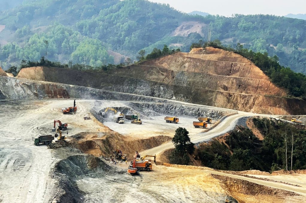 Ngoài đất hiếm, Việt Nam nắm giữ kho báu được thế giới thèm khát, riêng một tỉnh miền Trung có trữ lượng hàng triệu tấn - Ảnh 1