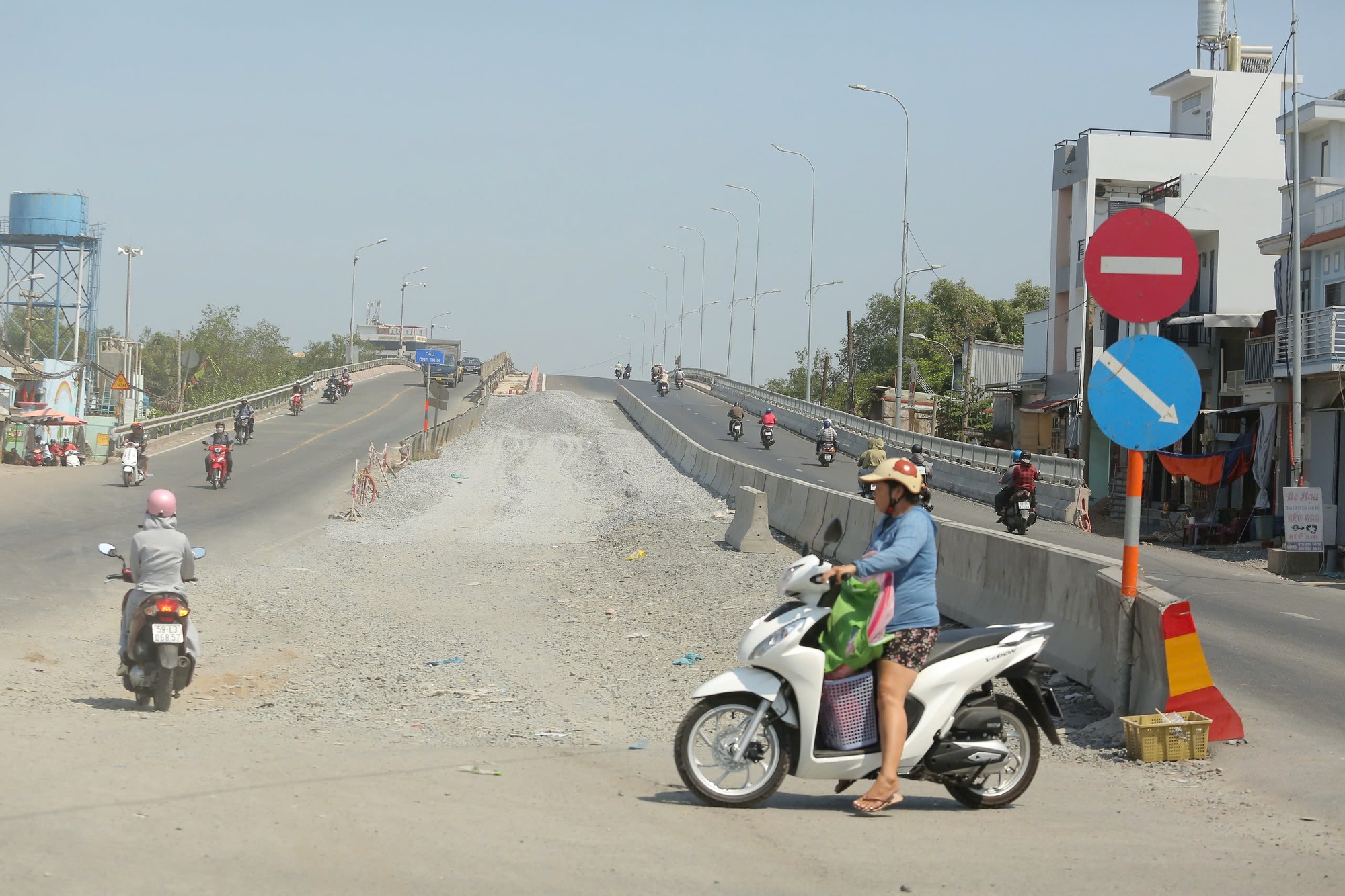 Hình ảnh dự án mở rộng Quốc lộ 50 tăng tốc về đích - Ảnh 8