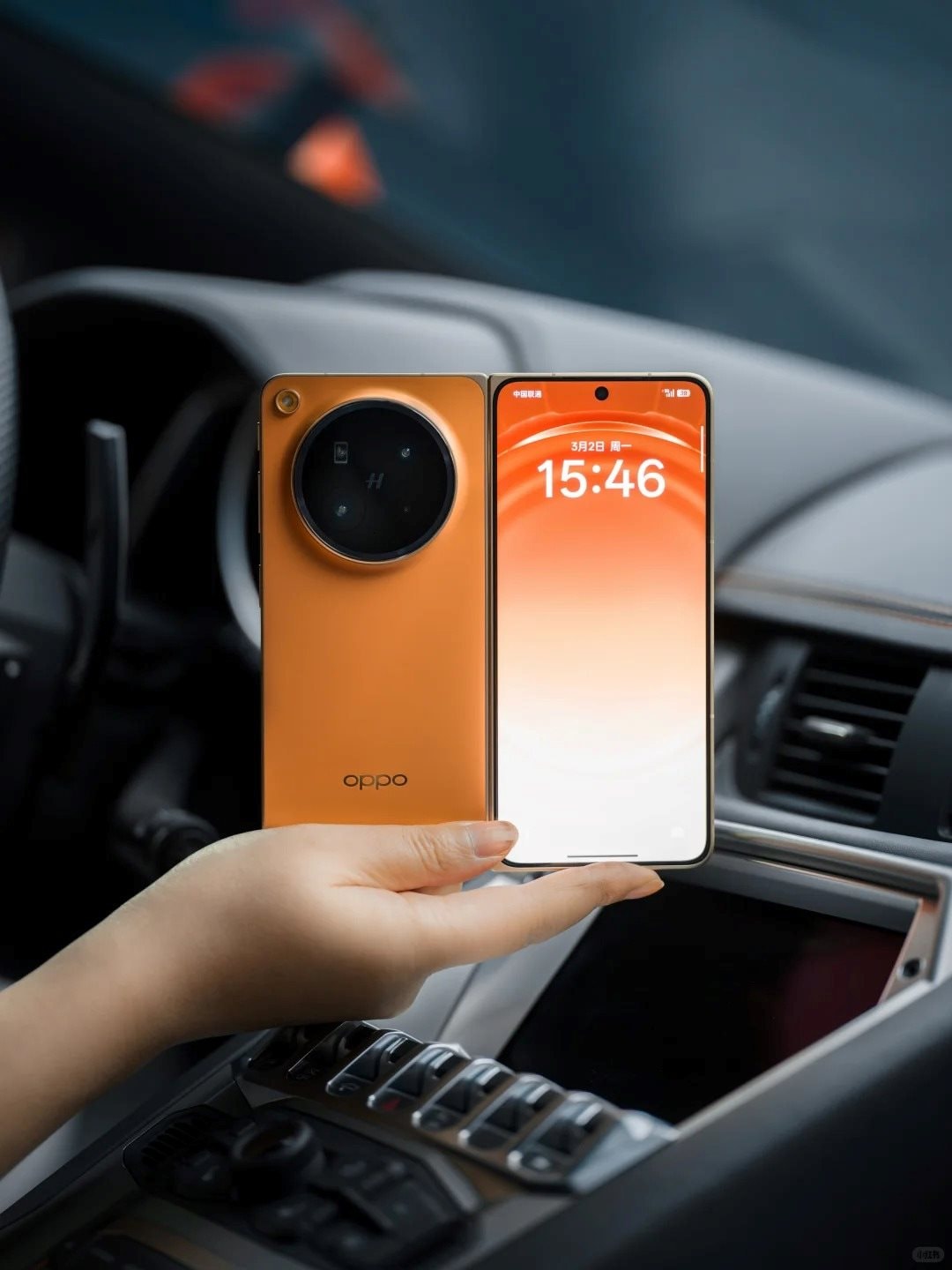 Oppo vừa ra mắt một mẫu điện thoại gập mới tại Việt Nam – giá cao gấp 2,5 lần iPhone 17 - Ảnh 2