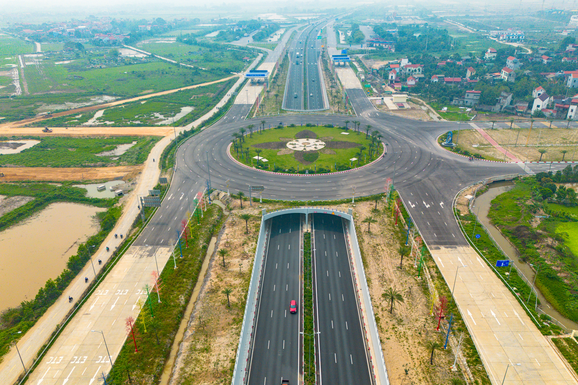 Toàn cảnh đại đô thị 35.000 tỷ của Sun Group: Rộng xấp xỉ hồ Tây, giá căn hộ chưa đến 30 triệu đồng/m2 - Ảnh 13