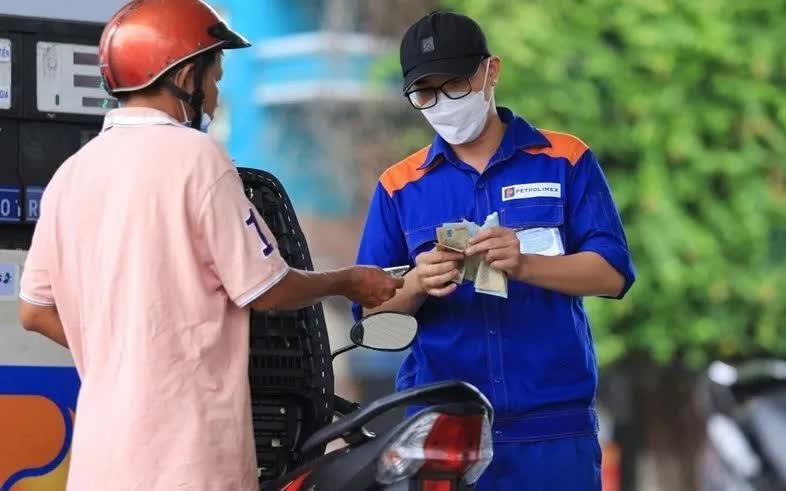 Giá xăng dầu của Việt Nam thấp hơn đáng kể so với nhiều quốc gia lân cận - Ảnh 1