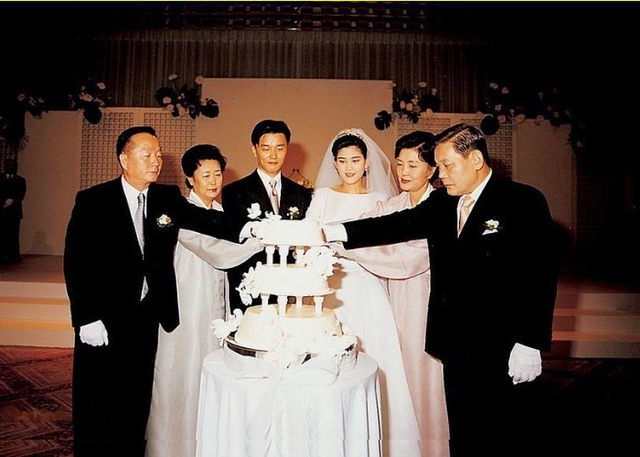 Đại công chúa Samsung tuổi 55: Rũ bỏ hôn nhân bi kịch, 12 năm dựng đế chế và màn "phục thù" ngọt ngào từ cậu quý tử đỗ trường Top1 - Ảnh 3