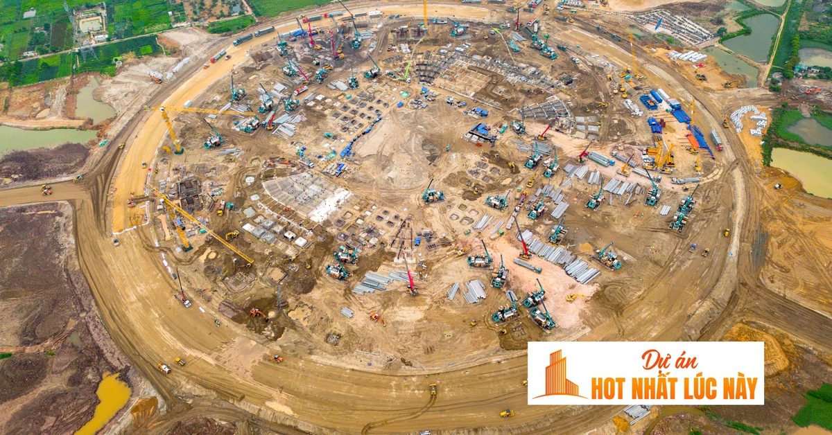 Đại công trường xây sân vận động lớn nhất thế giới: Ô tô nối đuôi nhau như đàn kiến, cần cẩu phủ kín đường mặt đất