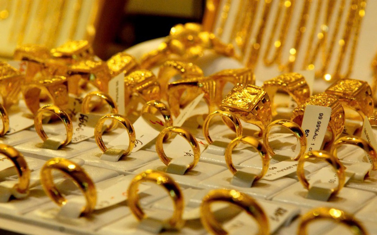 Sáng 16/3: Giá vàng vừa mở cửa tuần đã tiếp tục giảm