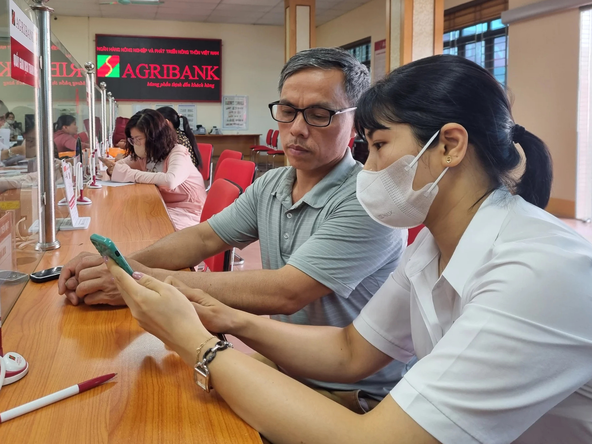 Agribank chính thức ngừng mọi giao dịch rút/chuyển tiền qua ứng dụng với khách hàng sau - Ảnh 1